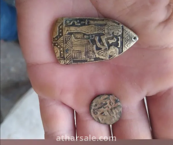 هل يوجد عالم آثار يفهم كم سعر هاذهي القيلاده