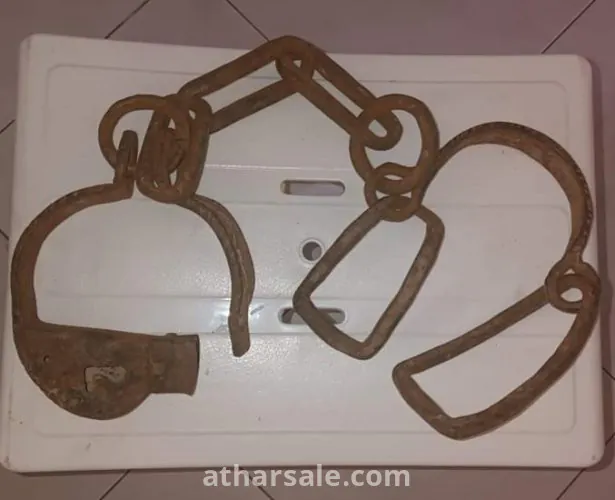 قيد للعبيد قديما و الأحصنة