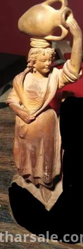 اثار يونانيه قديمه جدااااااا عمرها اكثر من 2000سنه فخار خزفى لسيده يونانيه