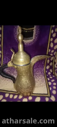 تحفه انتيكه اثريه اصليه مزخرفه قديمه من تاريخ العصر الاسلامي القديم ابريق معدن نفيس مختلط  لهواه الانتيكات
