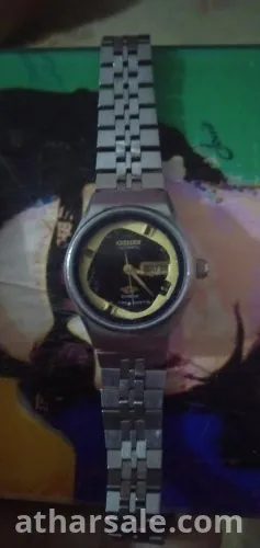 ساعه نادره من العصر القديم