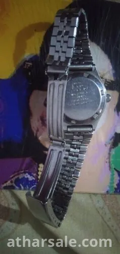 ساعه نادره من العصر القديم