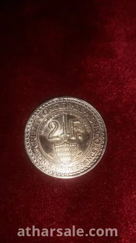 عمله فرنسيه ذهبيه قديمه١٩٢٤ نادره وغير موجوده ومطلوبه وزنها ٨ جرام