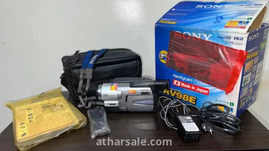 كاميرا فيديو قديمة صنعت في اليابان 1