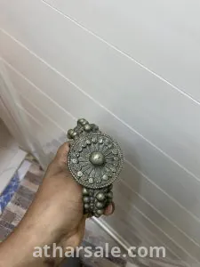 قطع قديمه لها فوق ٦٠ سنه