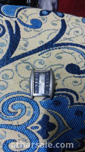 ساعات وقطع غيار