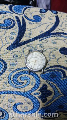 ساعات وقطع غيار