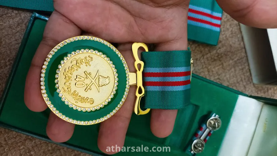 وسام الشرف للعقيد الراحل معمر القذافي