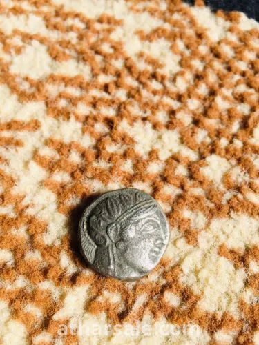 عملة البومة اليونانية النسخة النادرة لغصن الزيتون التي تعود ل450 سنة قبل الميلاد