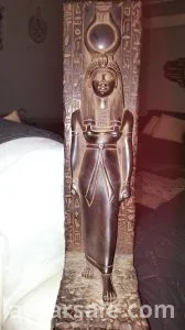 تمثال نادر الاله ايزيس بازلت اسود 1