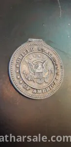 وسام قديم ونادر