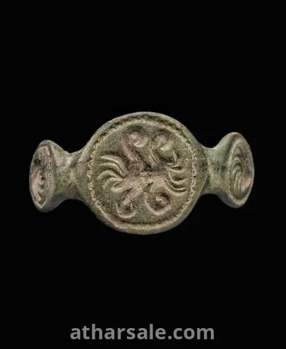 خاتم برونزي يعود للعصر البيزنطي