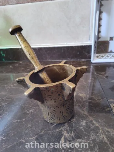 مهراز من نحاس قديم جدا مند حوالي 70عام