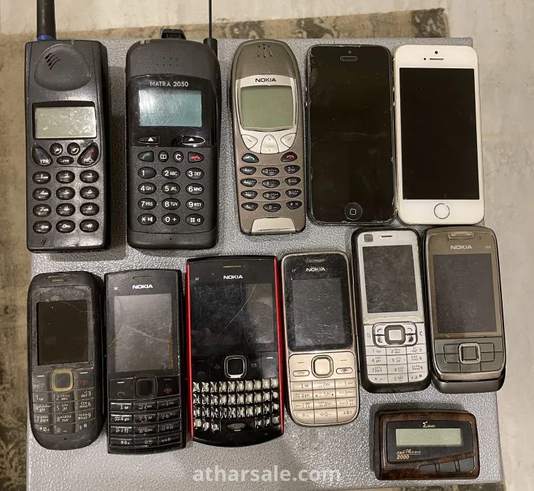 جوالات قديمة وبياجر