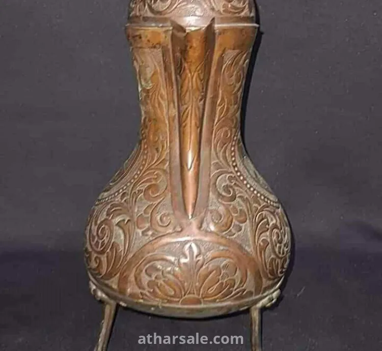 اثار اسلاميه قديمه من العصر الاندلسي قطعه تجمع بين الفن الاسلامى والفن الاندلسى  المتمثل فى شعار  اسبانيا بلاد الأندلس قطعه نادره تجمع بين ثقفتين