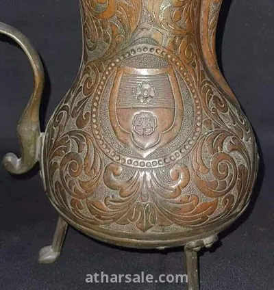 اثار اسلاميه قديمه من العصر الاندلسي قطعه تجمع بين الفن الاسلامى والفن الاندلسى  المتمثل فى شعار  اسبانيا بلاد الأندلس قطعه نادره تجمع بين ثقفتين