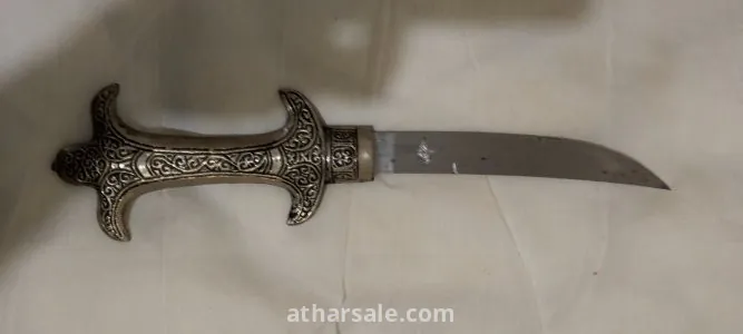 خنجر قديم للبيع