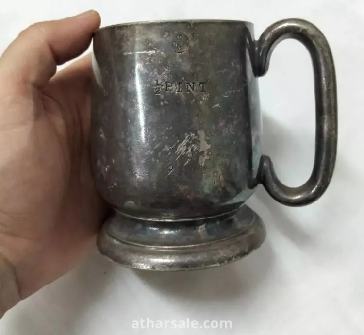 كوب انجليزي قديم  و نادر مطلي فضة ومختوم