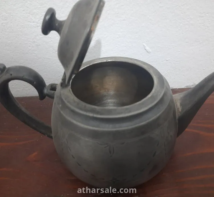 ابريق قديم جدا