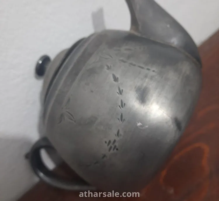 ابريق قديم جدا