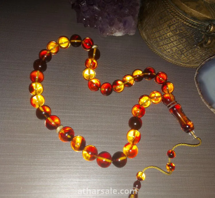 سبحة كهرمان قديمة