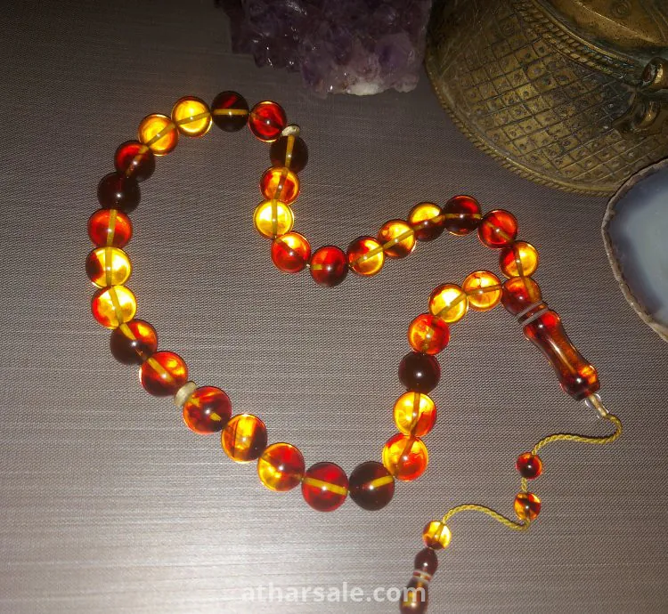 سبحة كهرمان قديمة