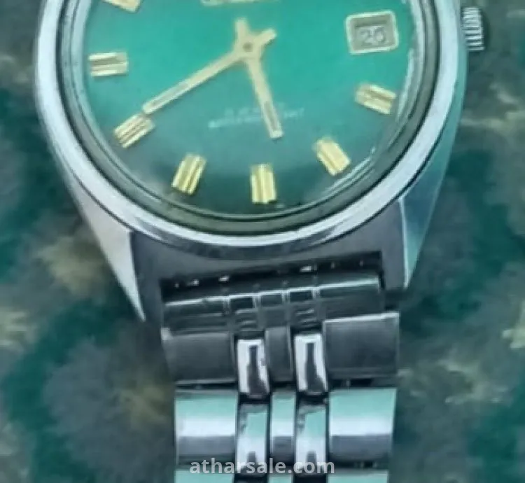 ساعة اورينت سنة ١٩٨٠