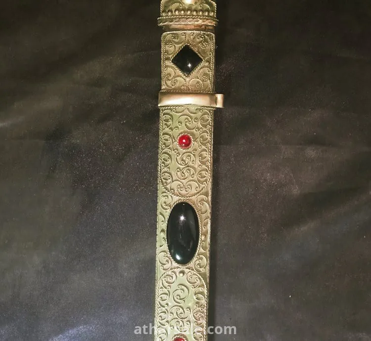 خنجر مميز و قديم جدا