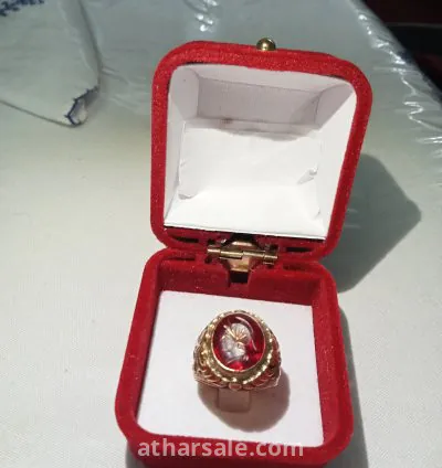 خاتم ياقوتة حمراء