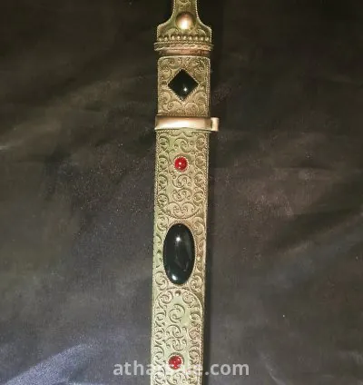 خنجر مميز و قديم جدا