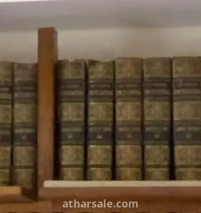 مكتبة كتب اثرية بها مئات الكتب في مجالات شتي ترجع لاسرة محمد علي باشا حاكم مصر التاريخي 3