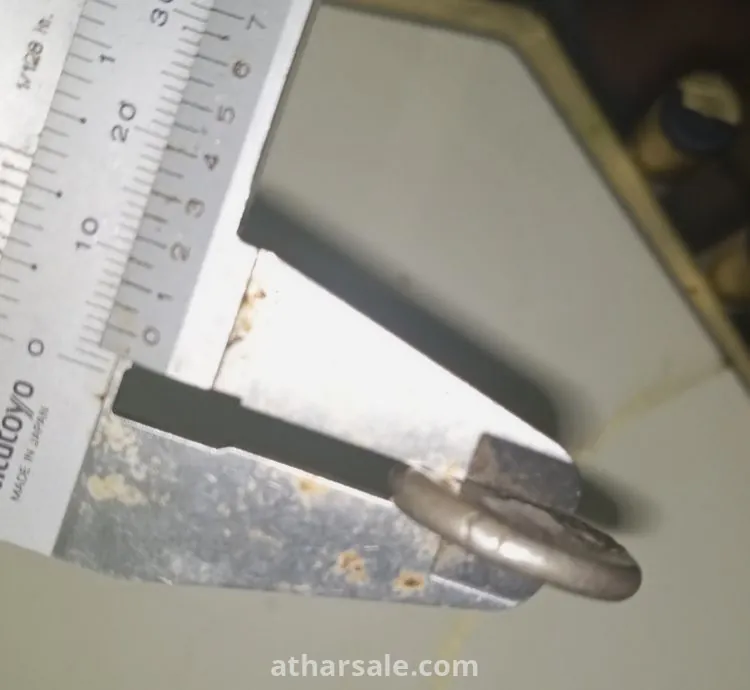 عملة اثريه فضيه