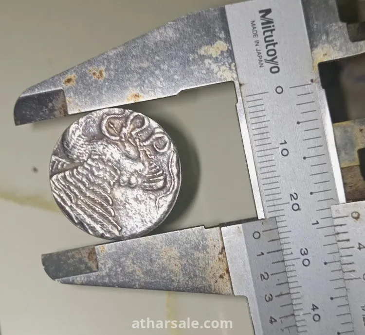 عملة فضيه اثريه