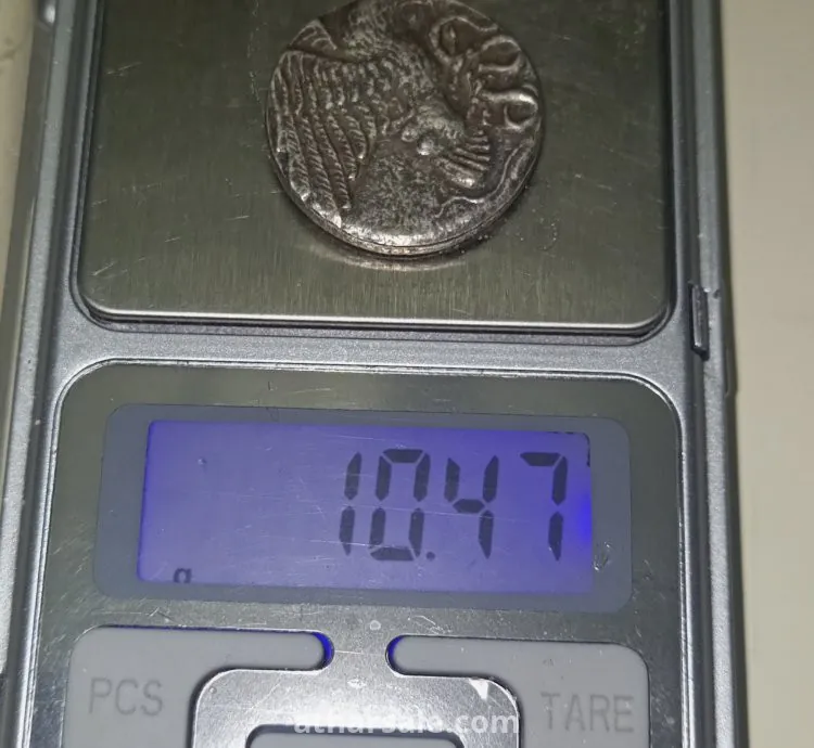 عملة فضيه اثريه