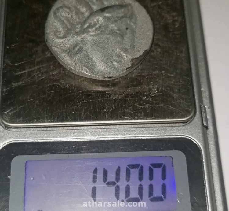 عمله نبطيه البومه فضيه