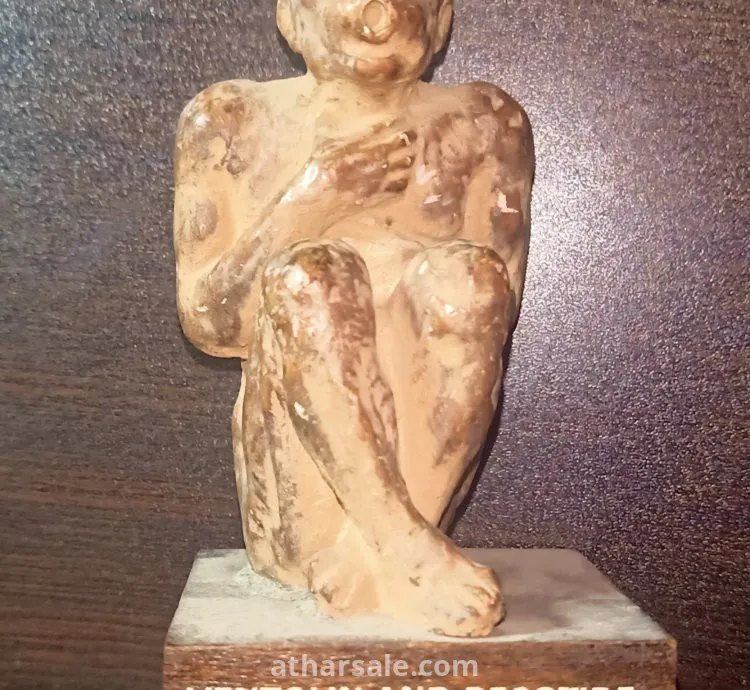 تمثال طبي نادر – إعلان عن علاج الربو ببخاخ فنتولين وبيكوتايد – قطعة فريدة لهواة التحف الطبية