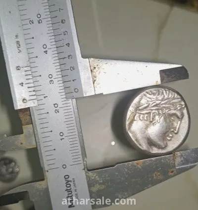 عملة اثريه فضيه 3