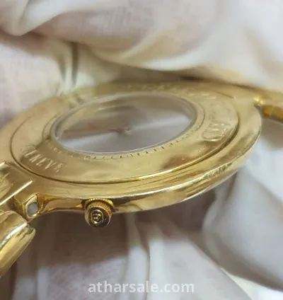 ساعة سويسرية بتصميم كلاسيكي