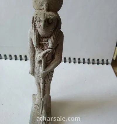 تمثال إغريقي لصقر 3