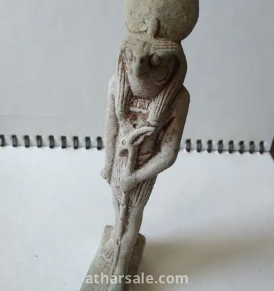 تمثال إغريقي لصقر 4