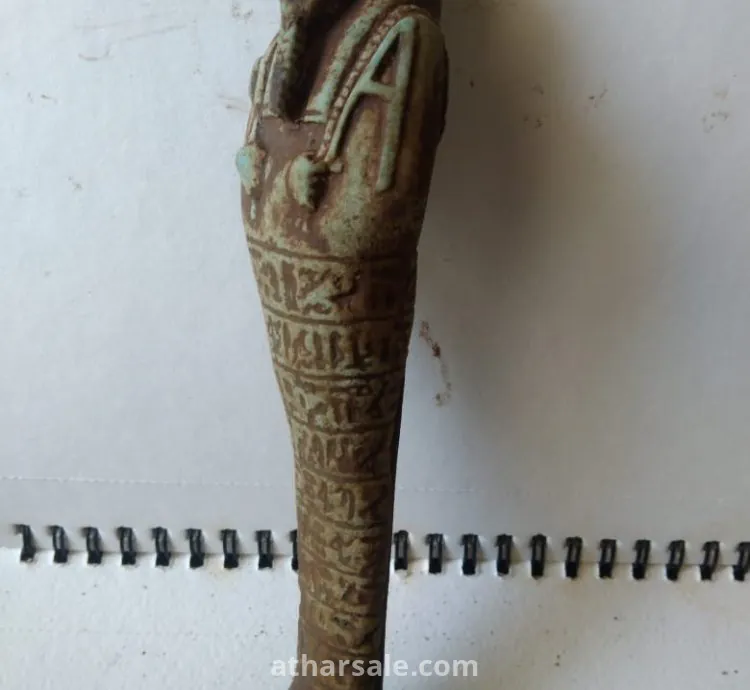 اثار اغريقيه قديمه عمرها اكثر من 2000 سنه بورسلان لشخصيه مكفنه كتابتها على صدرها بورسلان اغريقى