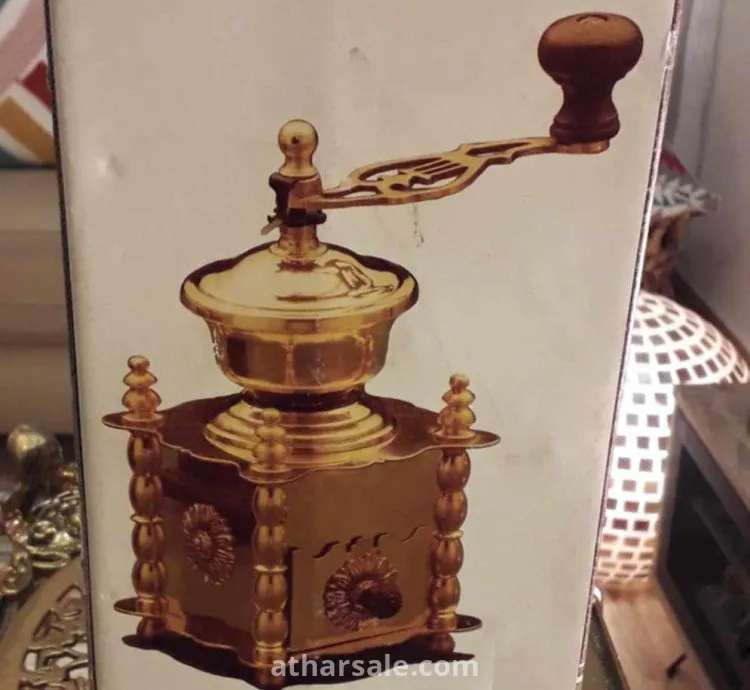 طاحونة قهوة من النحاس الخاص