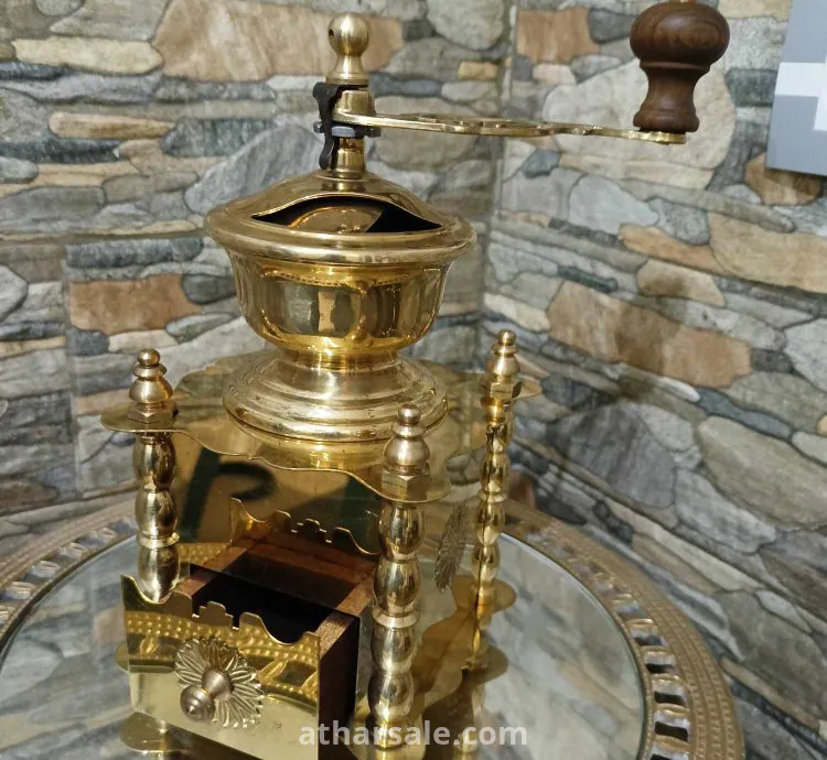 طاحونة قهوة من النحاس الخاص