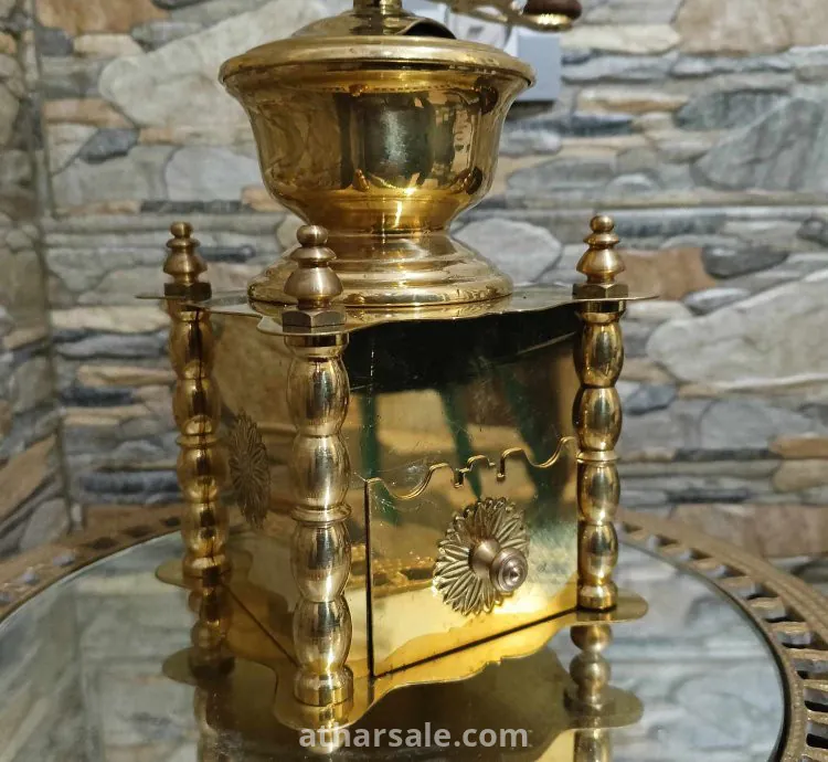 طاحونة قهوة من النحاس الخاص