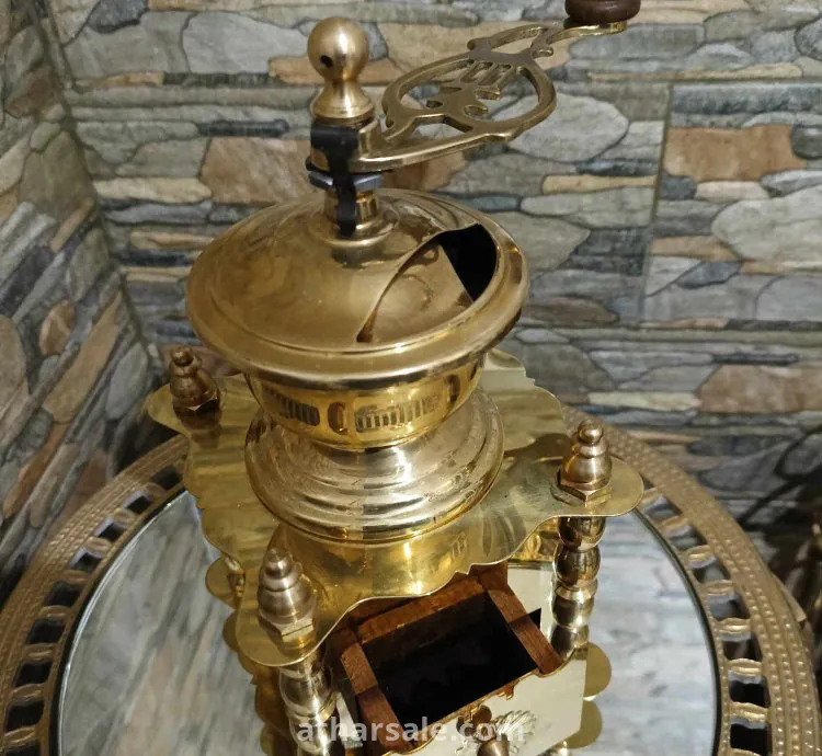 طاحونة قهوة من النحاس الخاص