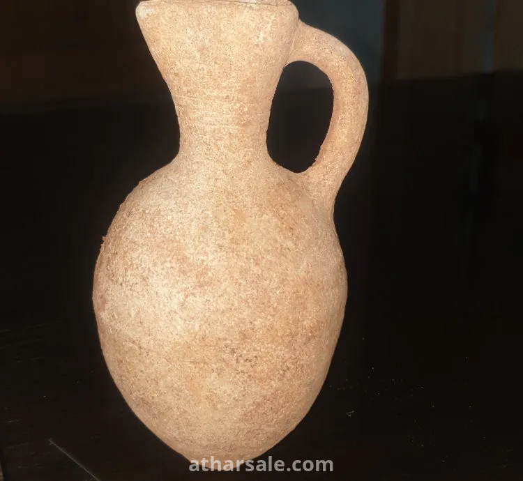 جرة فخار تعود للعصر البرونزي