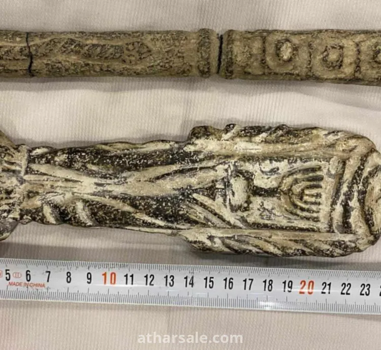 اثار وعملات وتمثال يهودية  واحجار كريمة