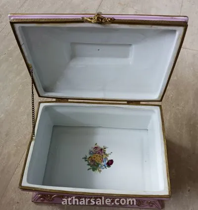 تحف نادرة وقديمة