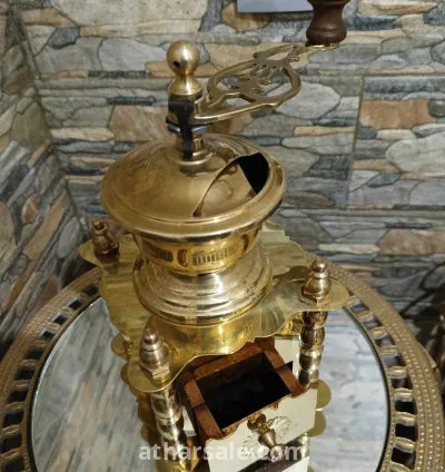 طاحونة قهوة من النحاس الخاص