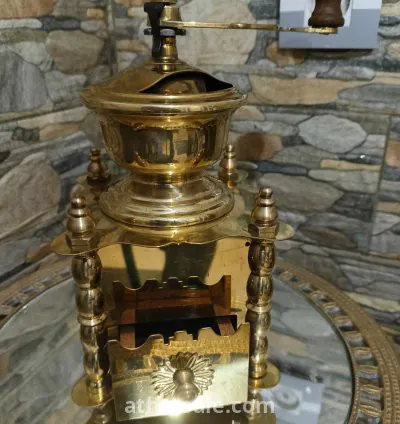 طاحونة قهوة من النحاس الخاص